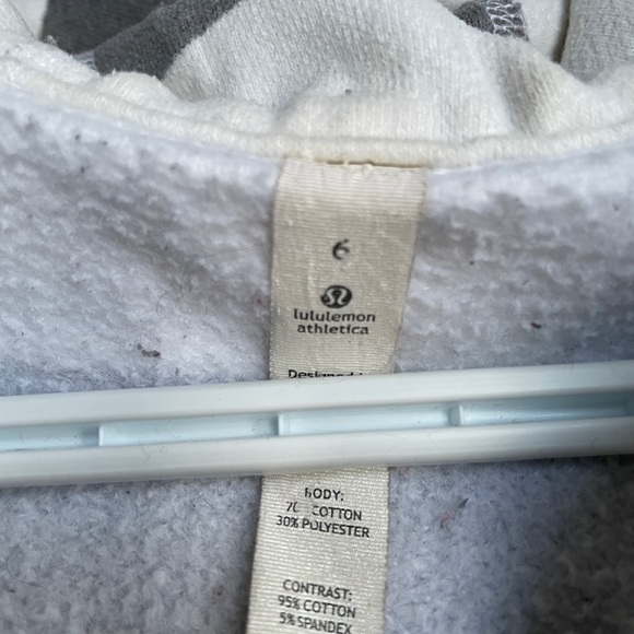 Lululemon Scuba hoodie SZ: 6 - Picture 4 of 6